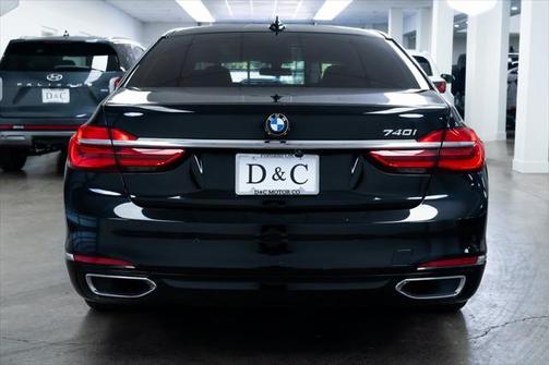2019 BMW 740 740i