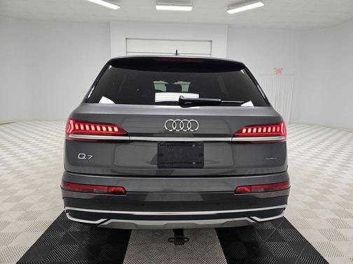 2021 Audi Q7 55 Premium