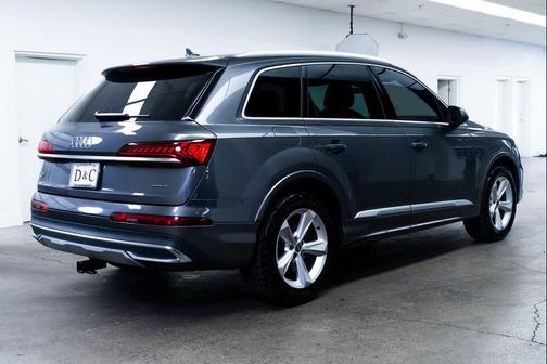 Samurai Gray Metallic 2021 Audi Q7 55 Premium