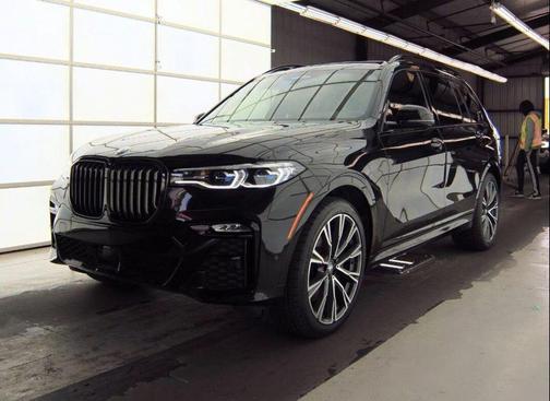 2022 BMW X7 M50i
