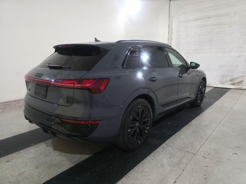 2024 Audi Q8 e-tron Prestige