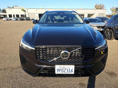 2025 Volvo XC60 B5 Plus