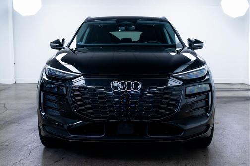 2025 Audi Q6 e-tron Premium Plus quattro