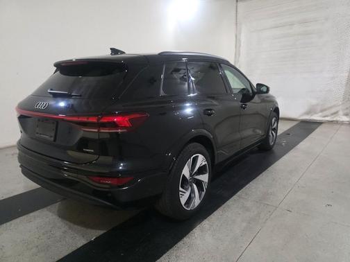 2025 Audi Q6 e-tron Premium Plus quattro