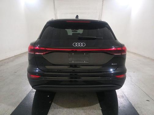 2025 Audi Q6 e-tron Premium Plus quattro