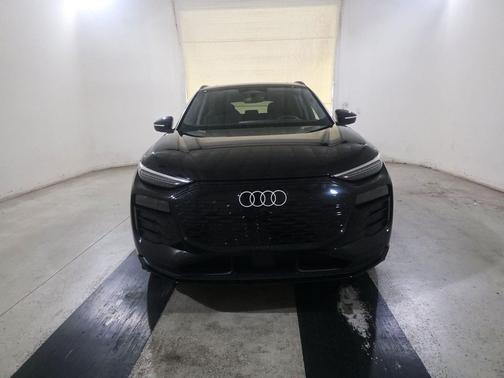 2025 Audi Q6 e-tron Premium Plus quattro