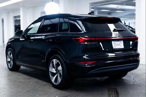 2025 Audi Q6 e-tron Premium Plus quattro