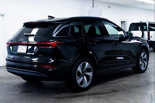 2025 Audi Q6 e-tron Premium Plus quattro