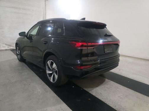 2025 Audi Q6 e-tron Premium Plus quattro