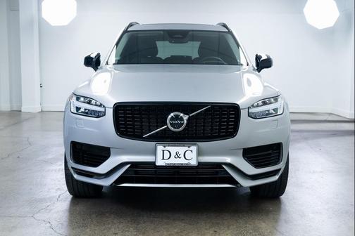 2023 Volvo XC90 Recharge Plug-In Hybrid T8 Ultimate Dark Theme 7-Seater