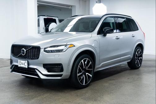2023 Volvo XC90 Recharge Plug-In Hybrid T8 Ultimate Dark Theme 7-Seater