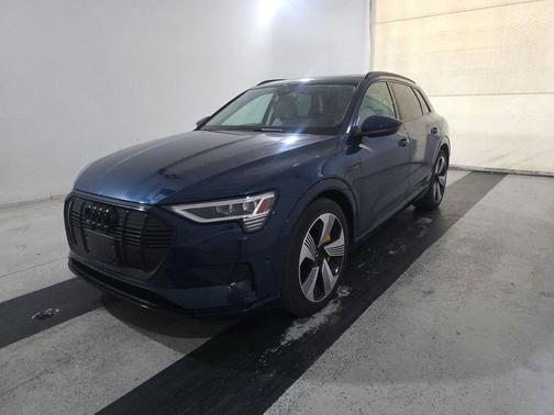 2022 Audi e-tron Premium Plus
