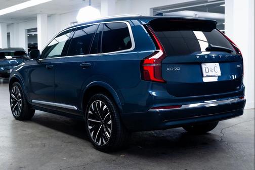 2025 Volvo XC90 B6 Plus 7-Seater