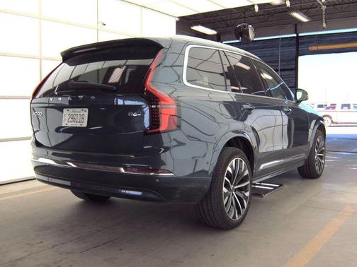 2025 Volvo XC90 B6 Plus 7-Seater