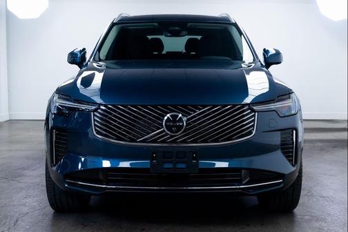 2025 Volvo XC90 B6 Plus 7-Seater