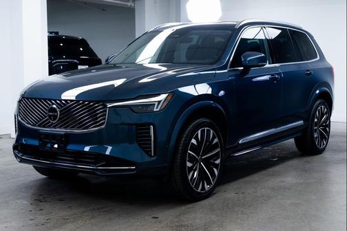 2025 Volvo XC90 B6 Plus 7-Seater