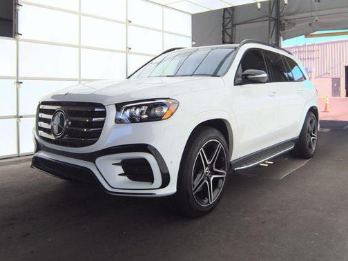 MANUFAKTUR Moonlight White Metallic 2025 Mercedes-Benz GLS 450 4MATIC