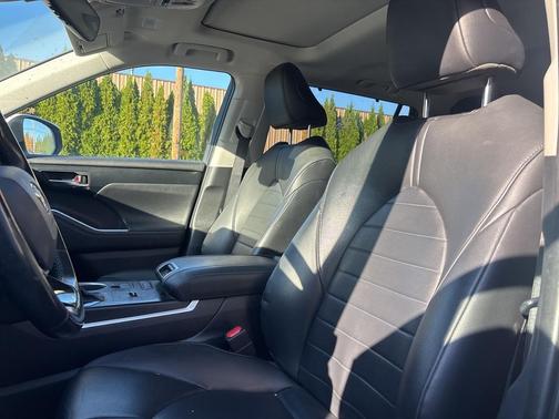 2020 Toyota Highlander Hybrid XLE