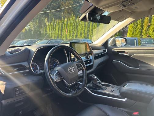 2020 Toyota Highlander Hybrid XLE