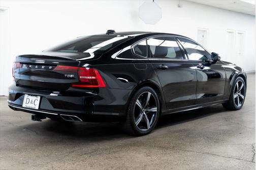 2020 Volvo S90 Recharge Plug-In Hybrid T8 R-Design