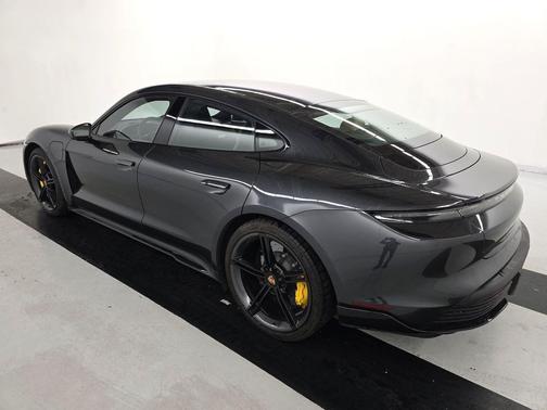 2020 Porsche Taycan Turbo
