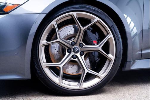 Daytona Gray Pearl Effect 2025 Audi RS 6 Avant 4.0T