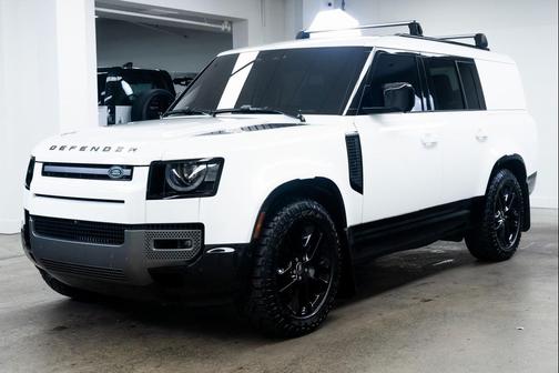 2024 Land Rover Defender 130 P400 Outbound