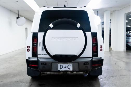 2024 Land Rover Defender 130 P400 Outbound
