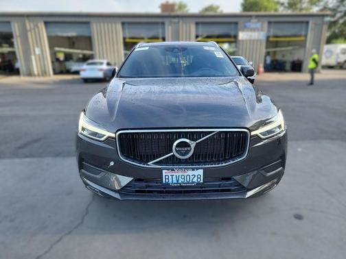 2018 Volvo XC60 T5 Momentum