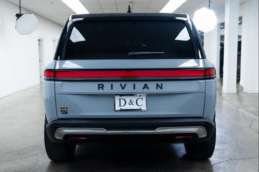2023 Rivian R1S Adventure