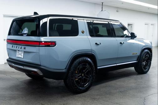 2023 Rivian R1S Adventure
