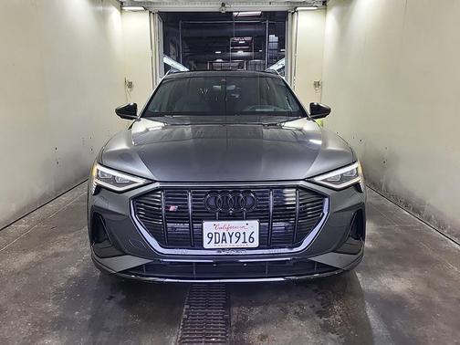 2022 Audi e-tron S Prestige