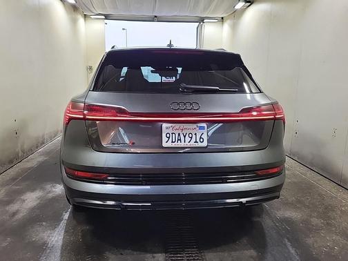 2022 Audi e-tron S Prestige