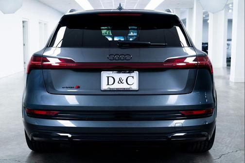 2022 Audi e-tron S Prestige