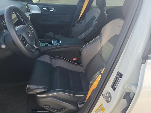 2024 Volvo V60 Recharge Plug-In Hybrid Polestar