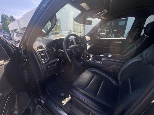 Diamond Black Crystal Pearlcoat 2022 RAM 1500 TRX