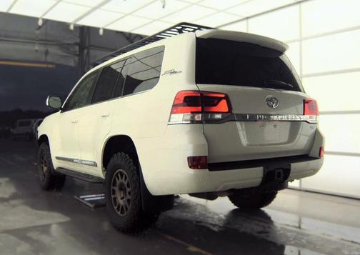 Blizzard Pearl 2018 Toyota Land Cruiser Base