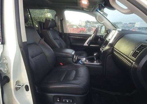 Blizzard Pearl 2018 Toyota Land Cruiser Base