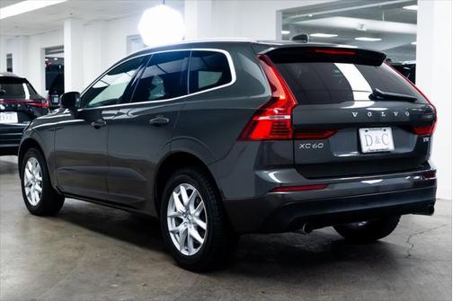 2021 Volvo XC60 T5 Momentum