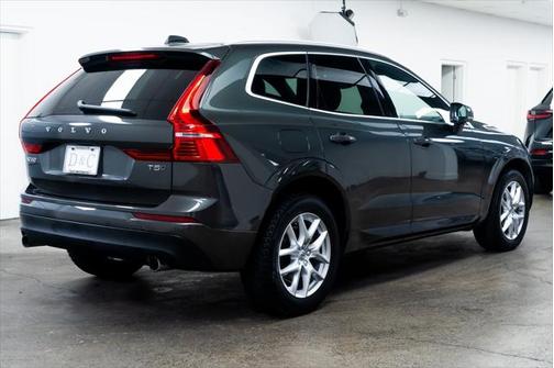 2021 Volvo XC60 T5 Momentum