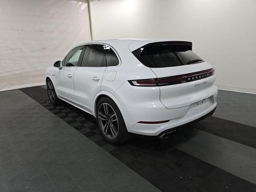2024 Porsche Cayenne Cayenne Turbo E-Hybrid