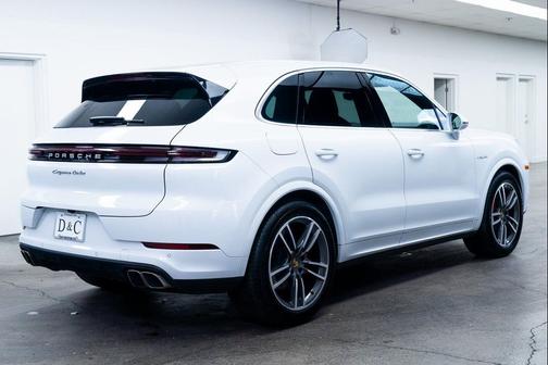 2024 Porsche Cayenne Cayenne Turbo E-Hybrid