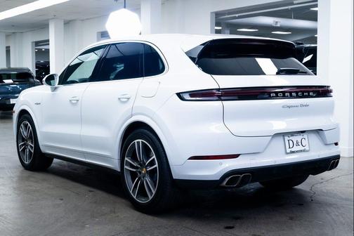 2024 Porsche Cayenne Cayenne Turbo E-Hybrid