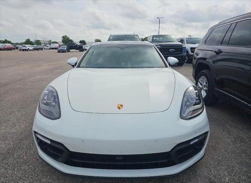 2022 Porsche Panamera E-Hybrid 4