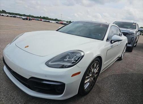 2022 Porsche Panamera E-Hybrid 4