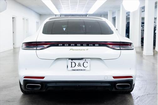 2022 Porsche Panamera E-Hybrid 4