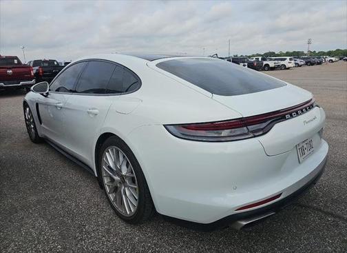 2022 Porsche Panamera E-Hybrid 4