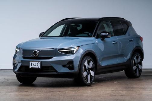 Silver Dawn Metallic 2023 Volvo XC40 Recharge Pure Electric Twin Ultimate