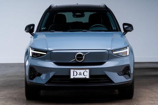 Silver Dawn Metallic 2023 Volvo XC40 Recharge Pure Electric Twin Ultimate