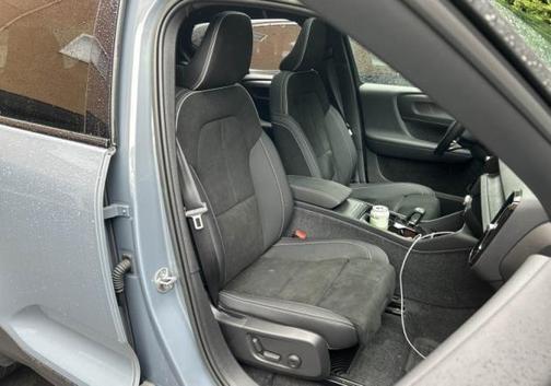 Silver Dawn Metallic 2023 Volvo XC40 Recharge Pure Electric Twin Ultimate